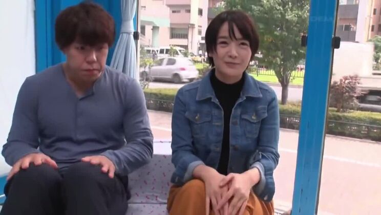 une petite asiatique divine