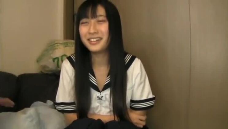 Une Japonaise séduisante s'est fait brutalement baiser