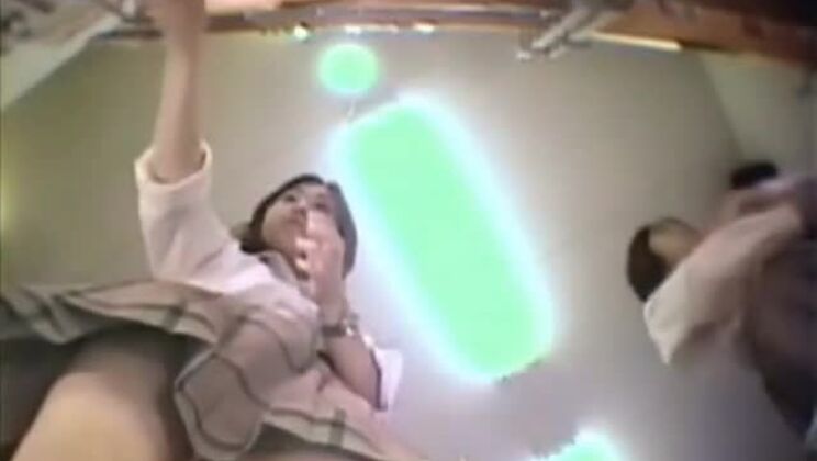 Incroyable jeune Japonaise en lingerie très sexy (vidéo XXX)