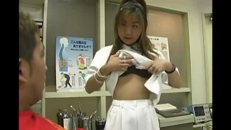 Incroyable salope asiatique dans une vidéo porno amateur torride