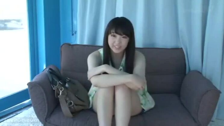 Une jolie Japonaise se fait baiser par un amateur incroyable