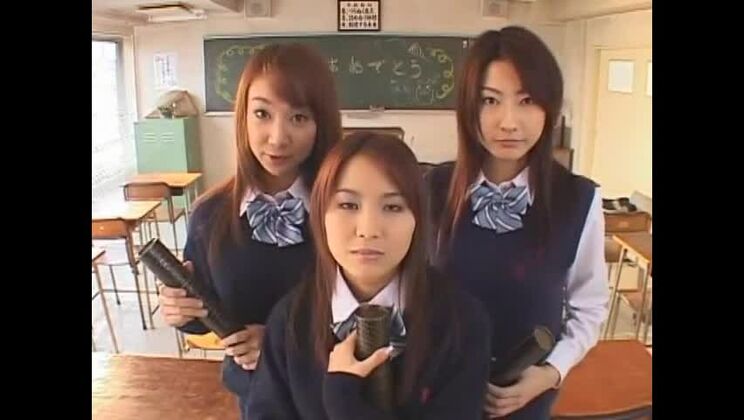 Vidéo de sexe japonaise mettant en vedette Marin Akizuki, Ryo Akanishi et Megumi Haruka