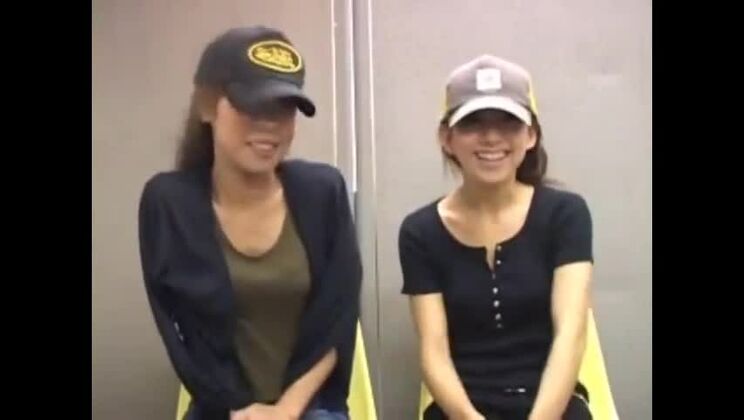 Jolie salope asiatique en public