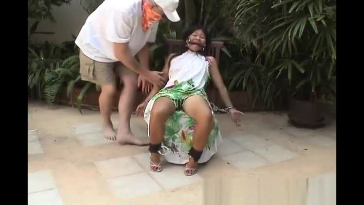 Belle dame asiatique