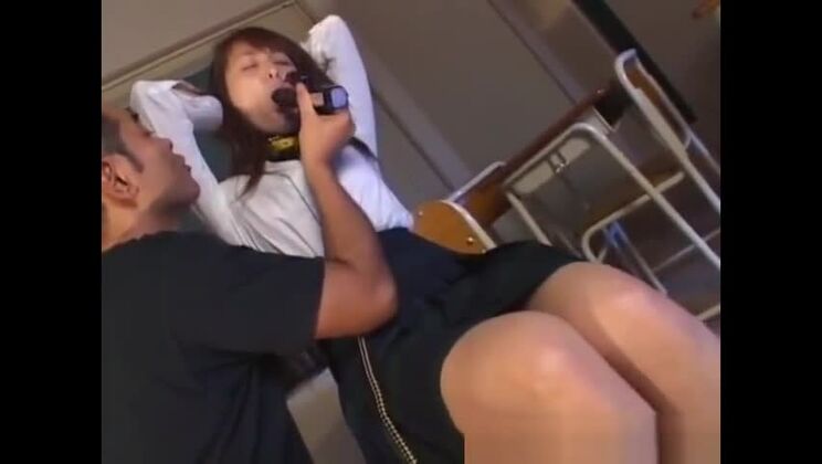 Adorable salope asiatique dans une incroyable vidéo porno interraciale