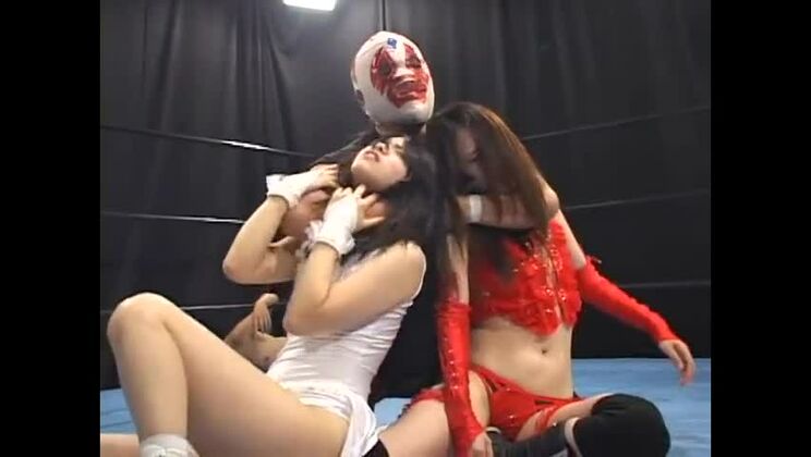 Cette incroyable Japonaise incarne son fantasme fétichiste