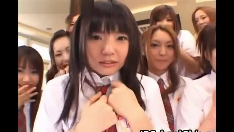 fille asiatique sexy