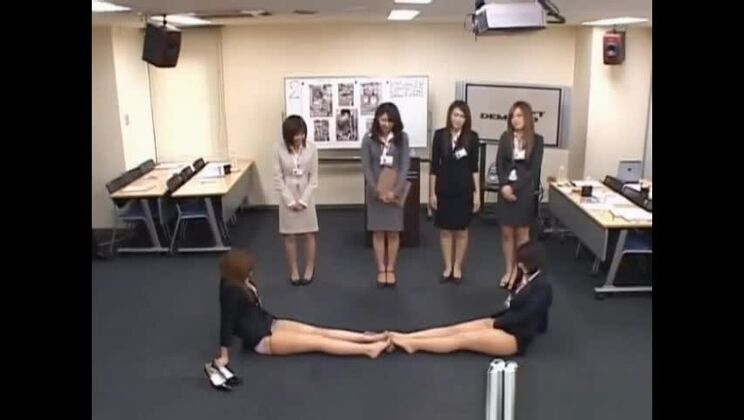 Belle pute japonaise dans une vidéo hardcore très chaude