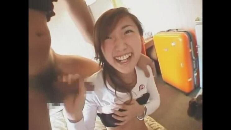 Admirable petite amie japonaise