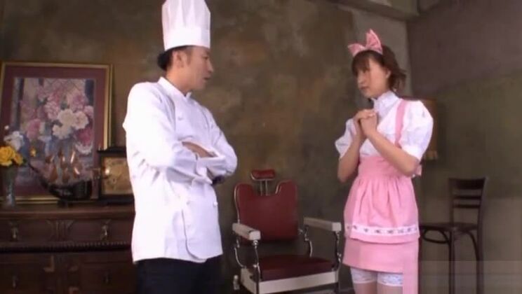 Une magnifique fille orientale s'est fait baiser sauvagement.