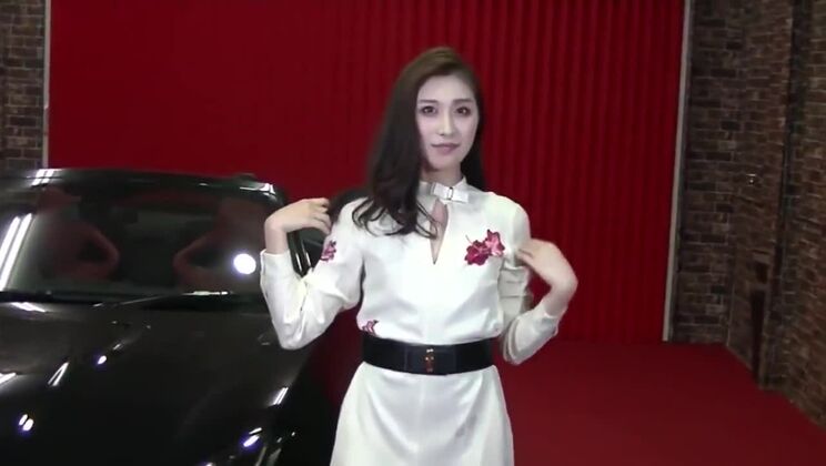 Éblouissante fille asiatique