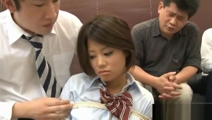 Taquiner une Japonaise