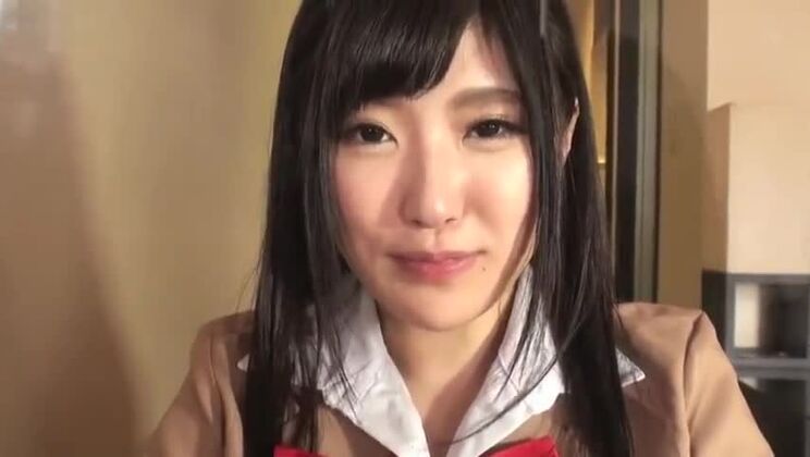 Jeune Japonaise pulpeuse dans une magnifique vidéo de sexe fétichiste