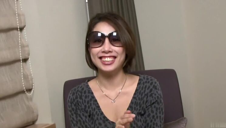 Magnifique Japonaise dans une scène hardcore déjantée