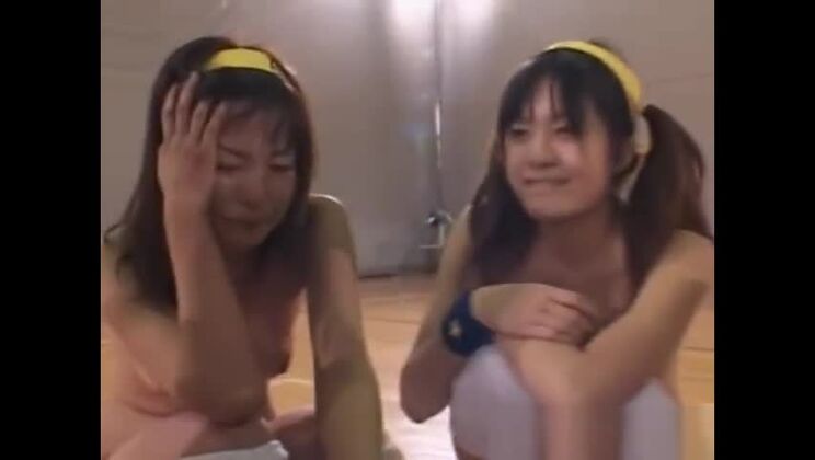 Une divine orientale se fait baiser dans une vidéo porno amateur en extérieur