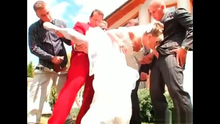 Pute à sucre pénétrée par une bite noire