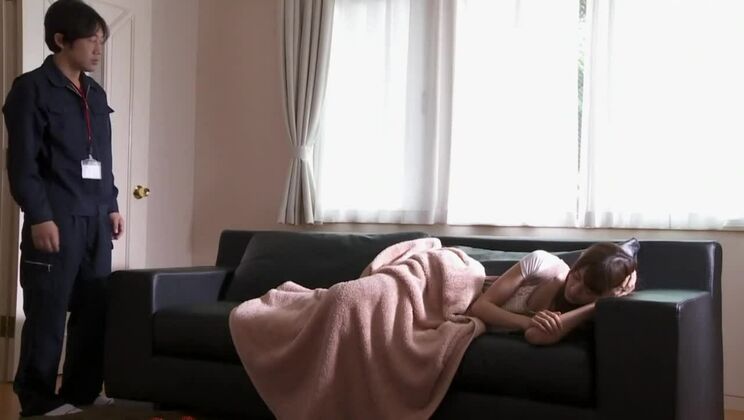 Une adorable Japonaise incarne son fantasme fétichiste