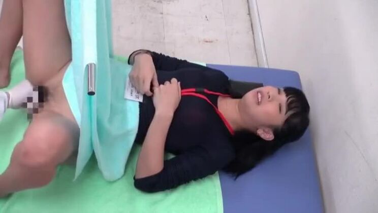 salope asiatique séduisante et plantureuse