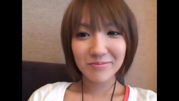 Ambrosiale asiatique à la poitrine plate Rise Yuzuki