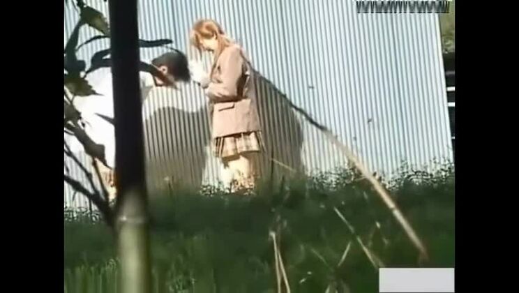 Une incroyable jeune fille asiatique incarne son rêve fétichiste