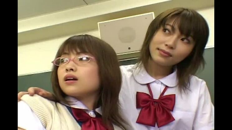 Vidéo pornographique mettant en scène Minami Aoyama, Anri Mizuna et Marin Asaoka