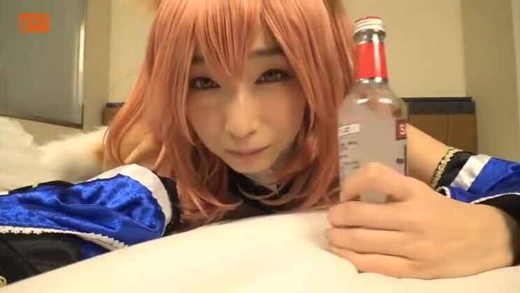 Une magnifique Japonaise interprète une incroyable vidéo porno cosplay