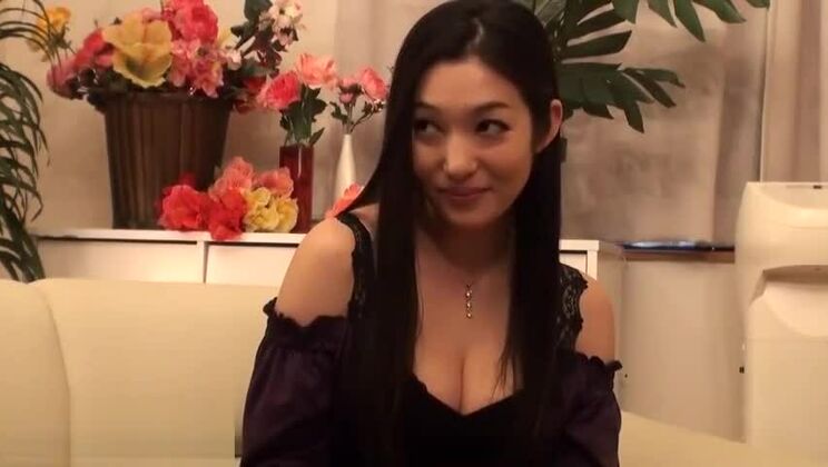 Une magnifique cougar japonaise a eu droit à un beau faceride