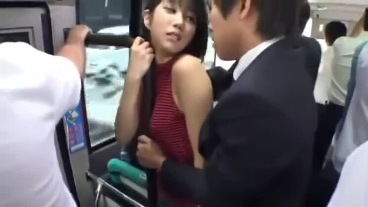 fille asiatique juteuse