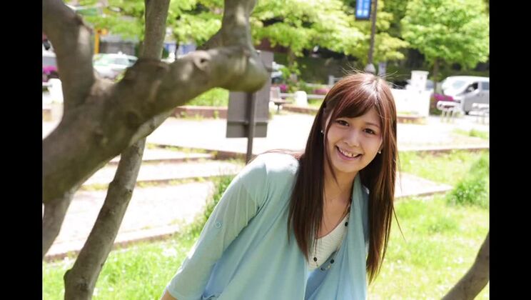 Superbe asiatique dans un film porno fétichiste