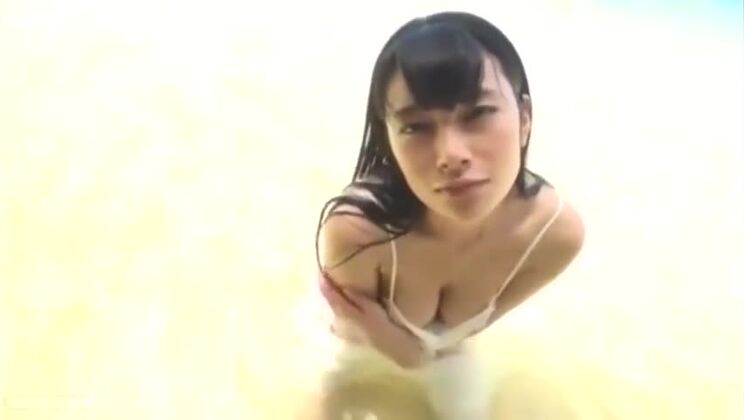Vidéo porno japonaise mettant en vedette Kokoro Ikeno, Yuka Satsuki et Anna Watase