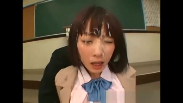 Bukkake asiatique douche chaude