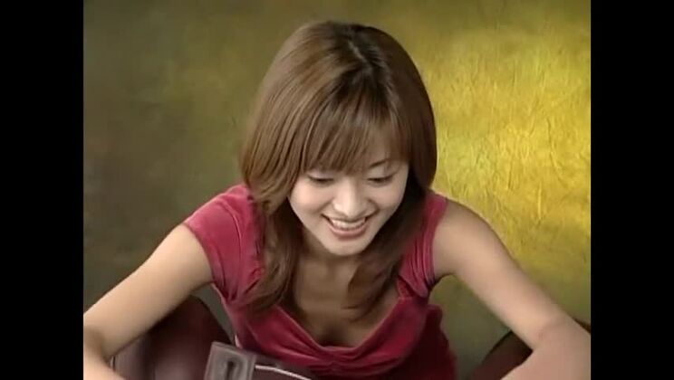 La plus chaude des putes japonaises dans un film JAV de masturbation en POV déjanté.