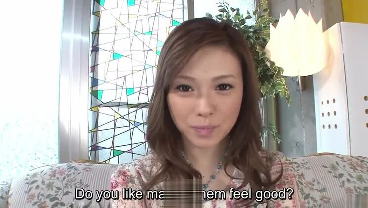 Interview non censurée d'Ayumu Sena (Japonaise) sur une fellation, sous-titrée