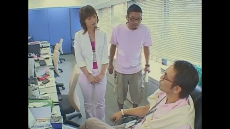 L'incroyable Japonaise Sara Minami dans un film JAV en extérieur avec éjaculations faciales