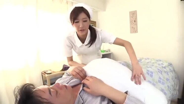 La Japonaise la plus folle de cette scène JAV incroyable va vous envoûter.