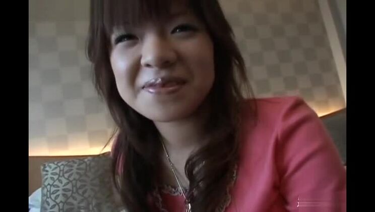 Magnifique salope japonaise dans une scène de masturbation amateur JAV