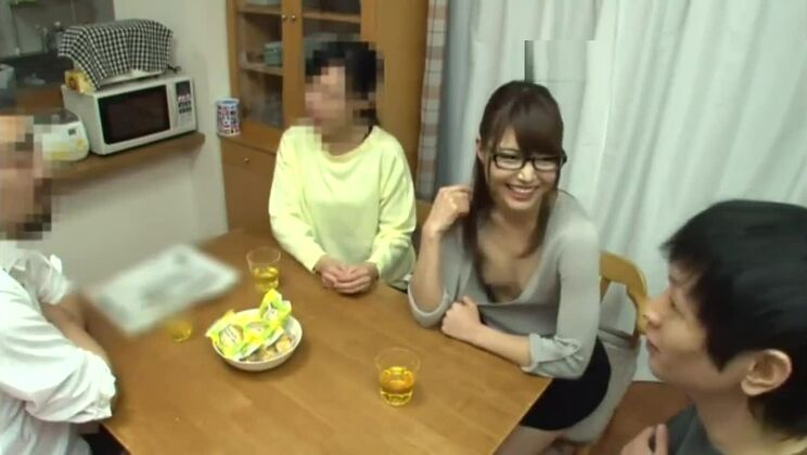 Une superbe Japonaise dans un film JAV HD unique