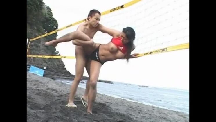 Nagisa Okamoto, une Japonaise complètement folle, dans une incroyable vidéo JAV en extérieur