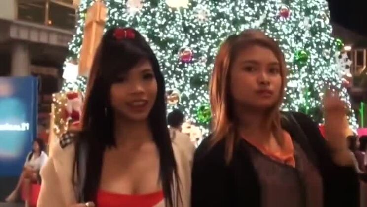 Amateur asiatique potelée et miel farci de bite