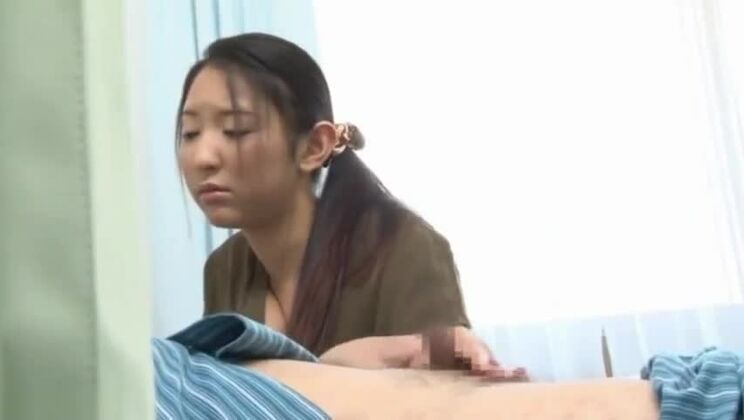 Les Japonais sont les meilleurs - DANDY 424 Elle prend soin de lui..