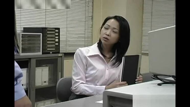 Mannequin japonaise fabuleuse dans un film amateur exotique JAV