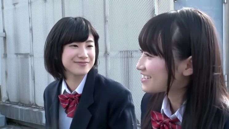 La plus belle Japonaise dans une incroyable vidéo lesbienne dans un vestiaire (JAV)