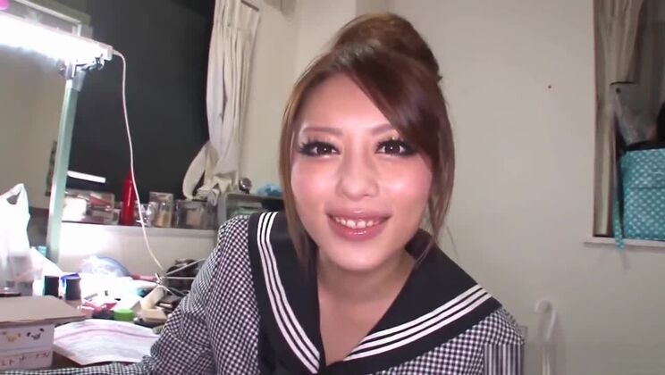 Cutie fait une fellation profonde