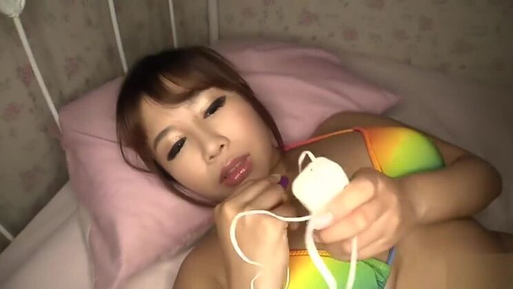 Incroyable Japonaise dans la version exclusive du film JAV « Crazyest Babes, Big Tits ».