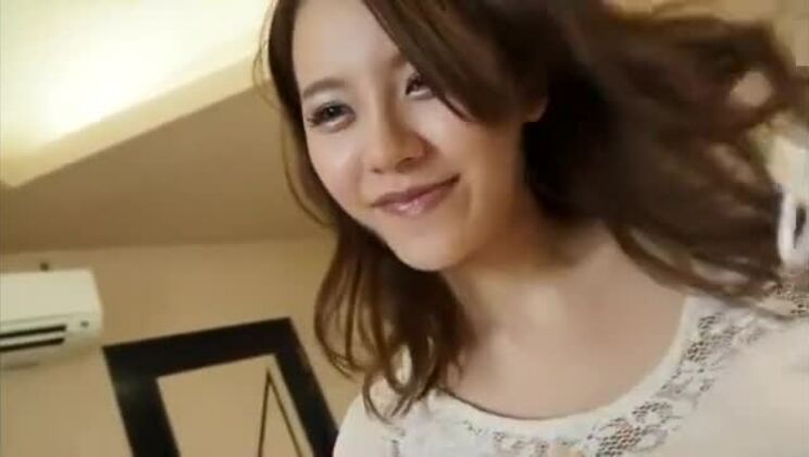 MAGNIFIQUE JAPONAISE MASQUÉE CHIRURGICALEMENT FAIT UNE PÉNIS SOUS SON MASQUE