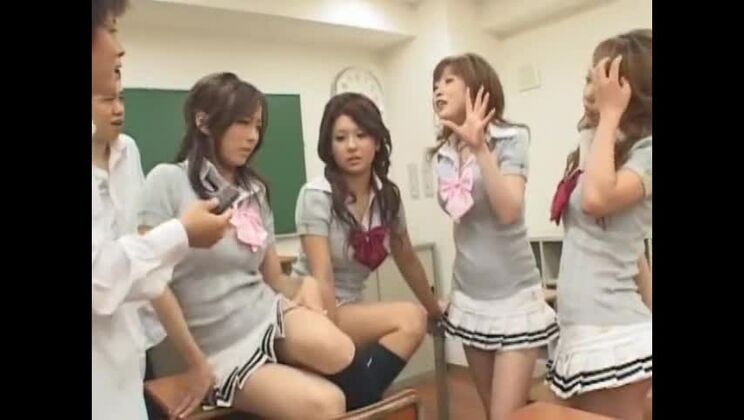 Les meilleures actrices japonaises Ruru Yuki, Rio Hamasaki et Ai Kawamoto dans Horny Toys, vidéo JAV faciale