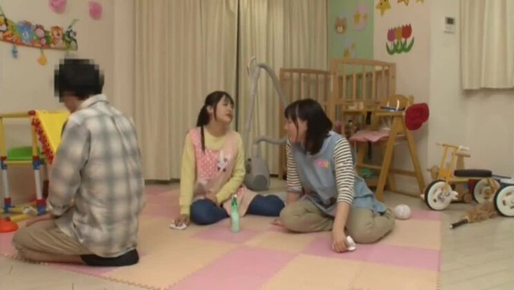 Mannequin japonaise exotique dans un film JAV rien que pour vous