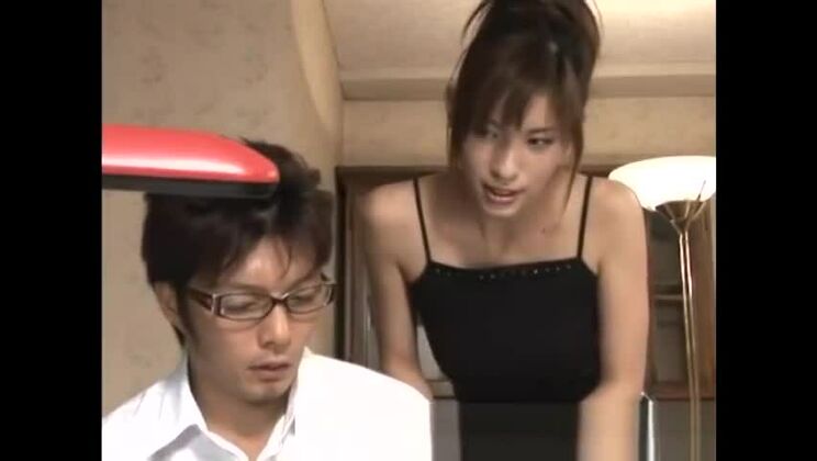 Sa charmante petite amie connaissait le comportement pervers de son copain et voulait coucher avec lui.