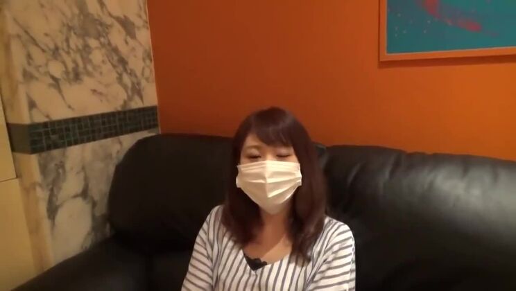 Une jeune Japonaise pure, première fois avec un inconnu