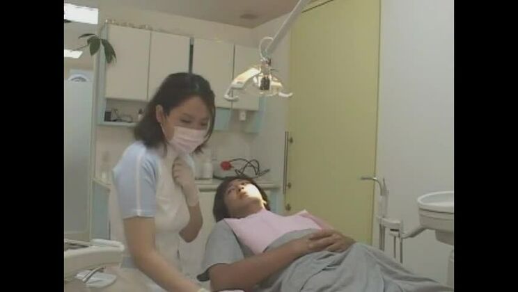 La plus chaude des putes japonaises dans le film JAV Fabulous Medical, Blowjob/Fera